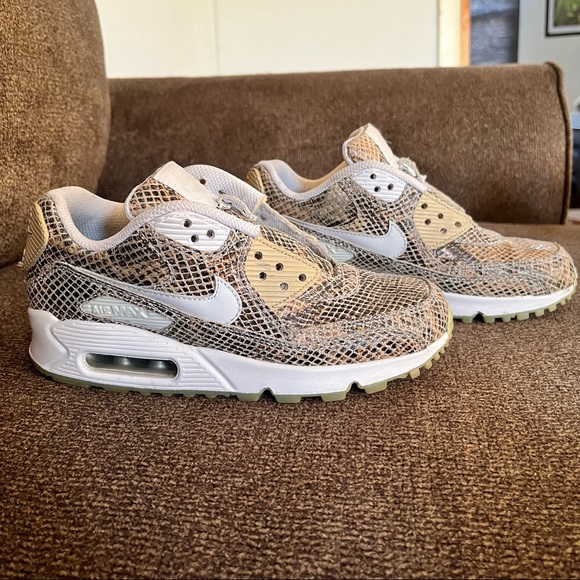 Nike ID Custom Air Max 90 Snake Skin Women Size 5 - Picture 6 of 12
